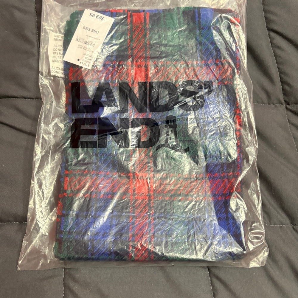 Lands' End "CashTouch" Winter Scarf in "Deep Sea Navy Festive Plaid" - NWT